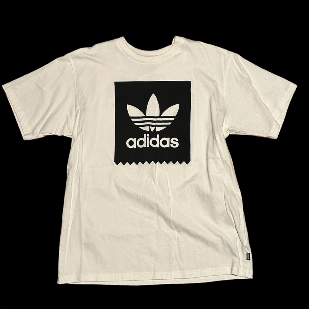 Men’s Adidas t-shirt, size Large